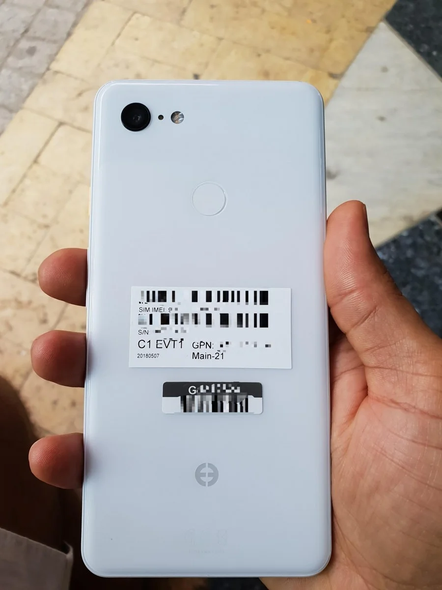 Google Pixel 3 XL предстал на живых фото в белом цвете - фото 3