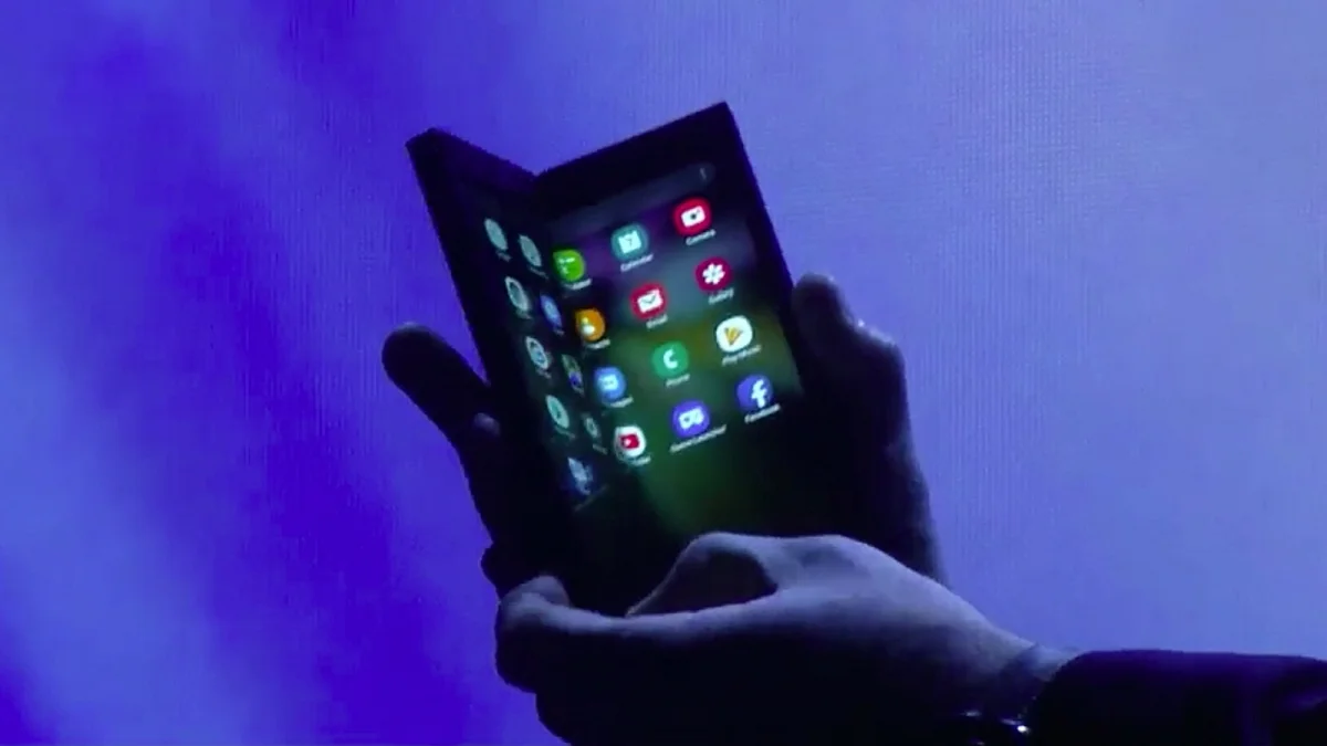 Samsung рассказала, когда выйдет её складной смартфон - фото 1