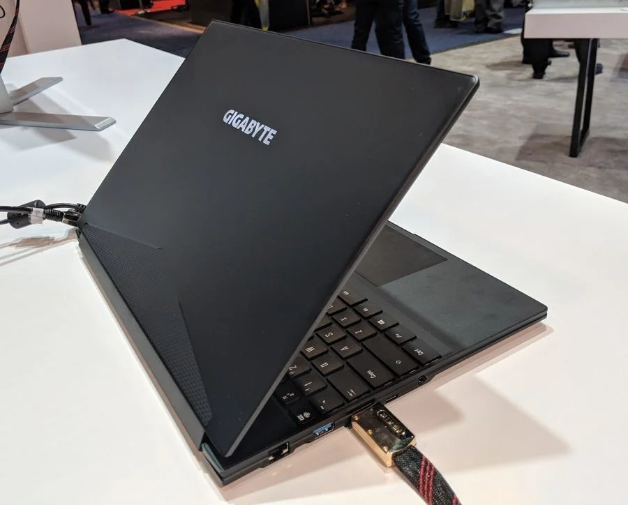 Gigabyte представила первый в мире ноутбук с искусственным интеллектом - фото 2