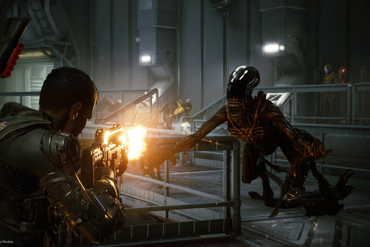 В новом ролике Aliens: Fireteam показали геймплей за два игровых класса - изображение обложка