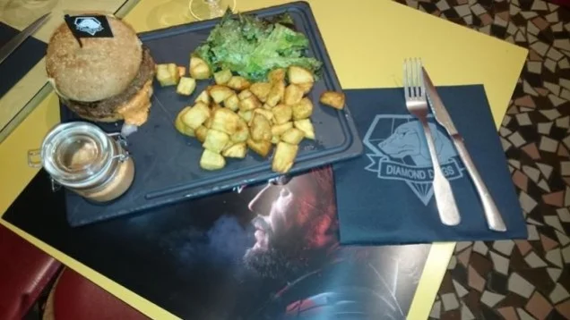 В Париже открылось временное кафе Metal Gear - фото 3