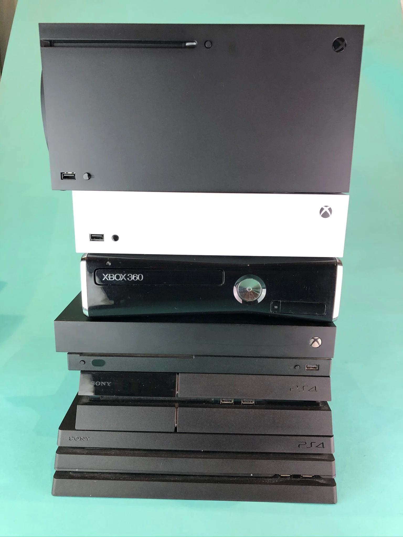 Живые фотографии Xbox Series S и Xbox Series X, и сравнение с Xbox One X, Xbox One S и PS4 Pro - фото 11