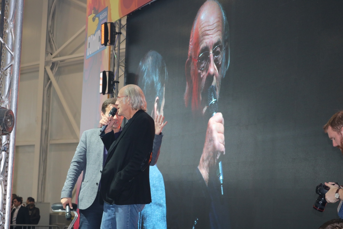 Игромир и Comic Con Russia 2017, день 3: выступление Кристофера Ллойда - фото 15