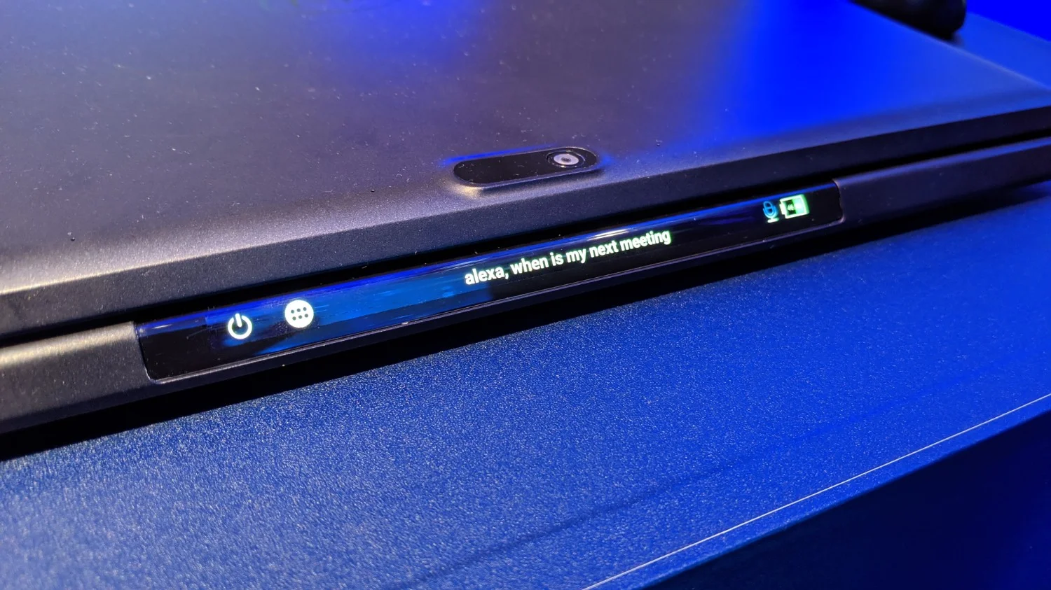 Intel показала свои ноутбуки с двумя экранами - фото 1