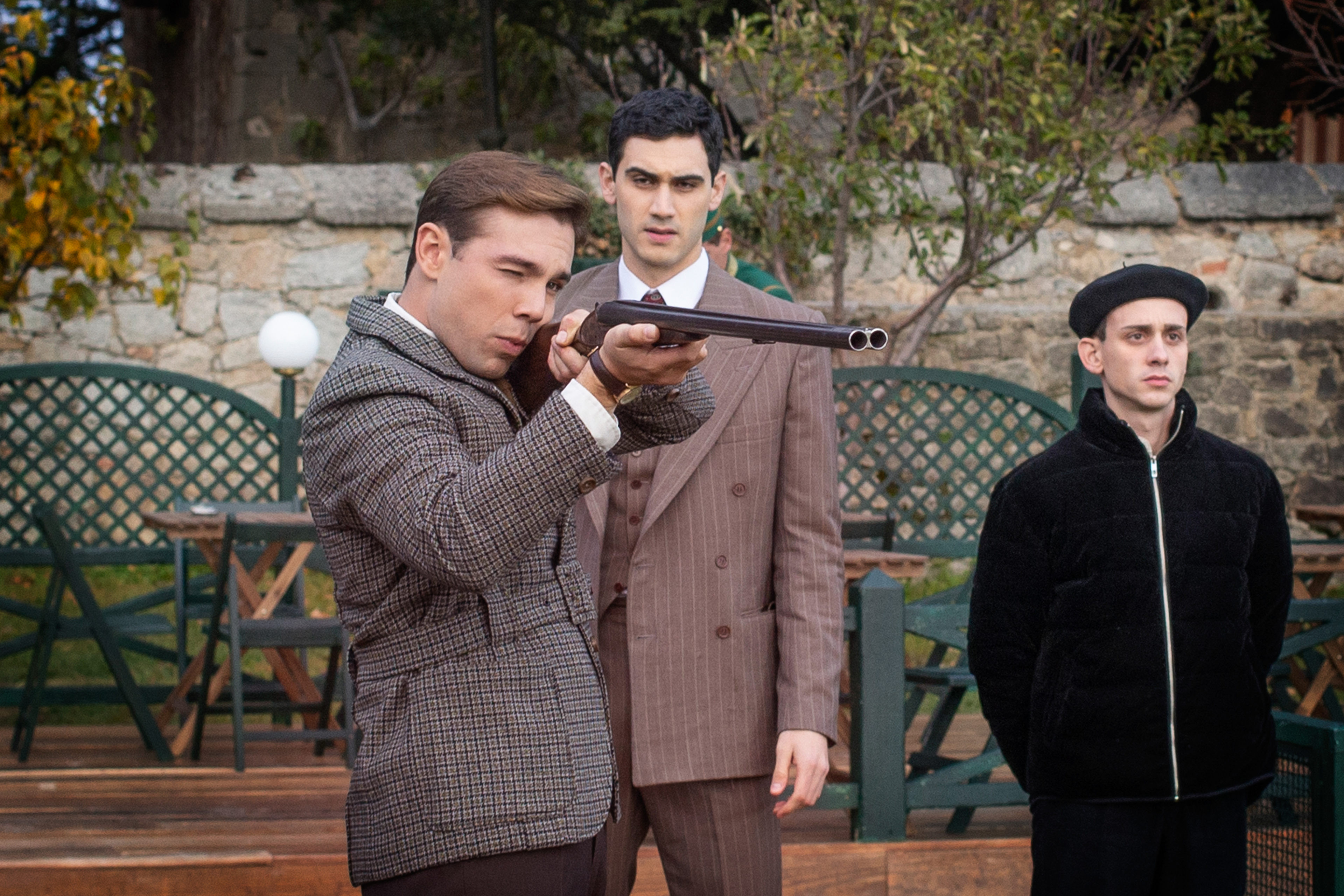 Вышел трейлер испанского мини-сериала Netflix «Кто-то должен умереть» - изображение обложка