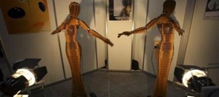 В Японии открылась выставка роботов - изображение обложка