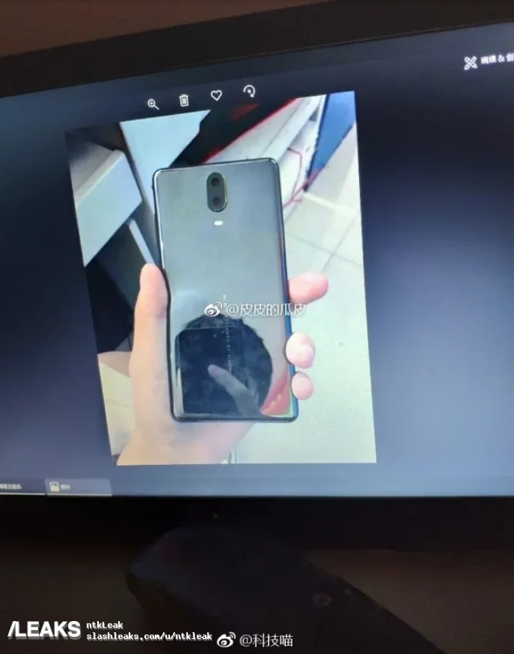 Появились живые фото смартфона Xiaomi Mi Mix 3 - фото 4