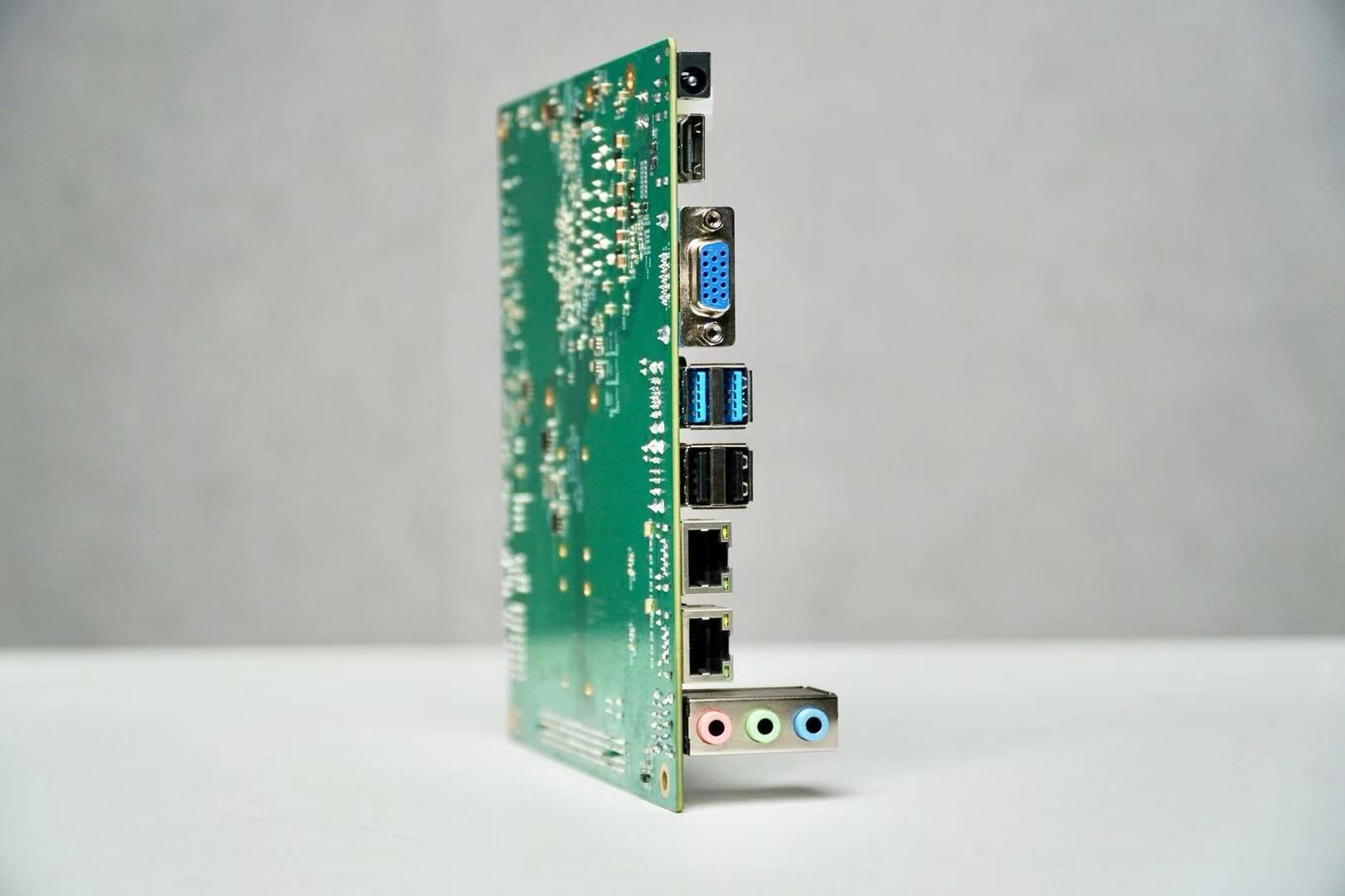 Восьмиядерные процессоры Zhaoxin Kaixian x86 уже можно купить - изображение 2 Восьмиядерные процессоры Zhaoxin Kaixian x86 уже можно купить - фото 2