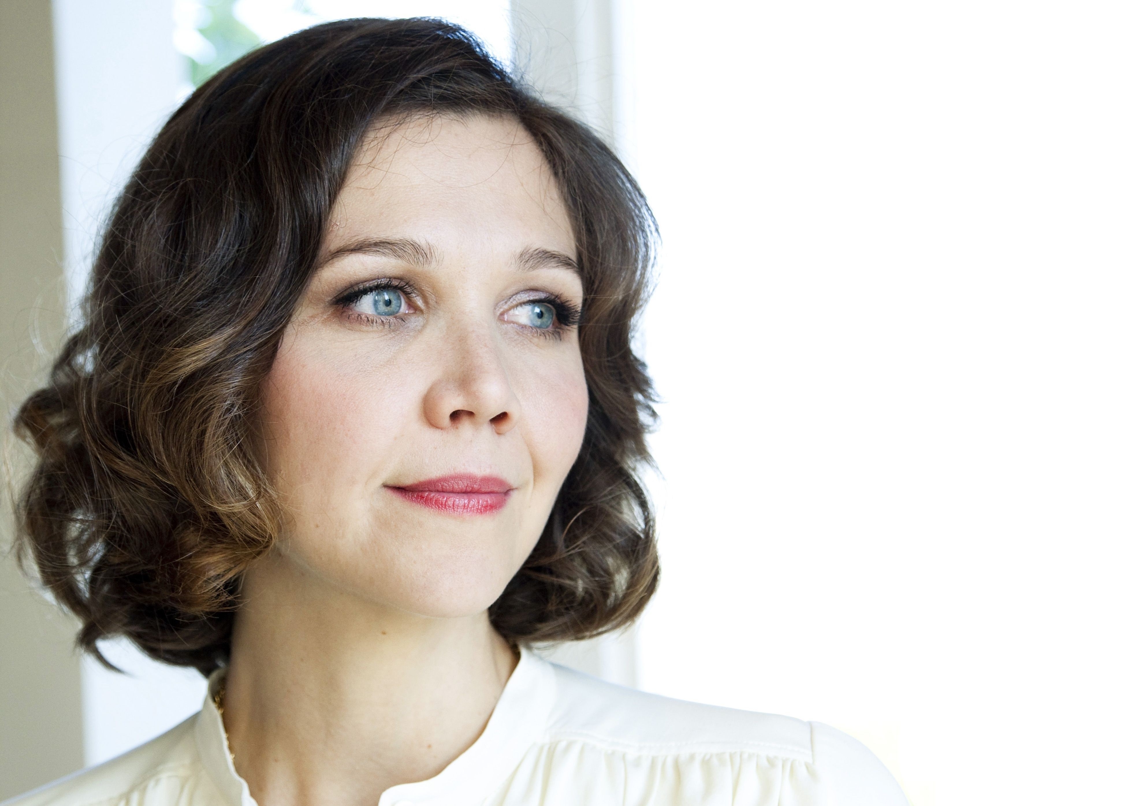 СМИ: Мэгги Джилленхол сыграет мать Элвиса Пресли в байопике о музыканте - изображение обложка