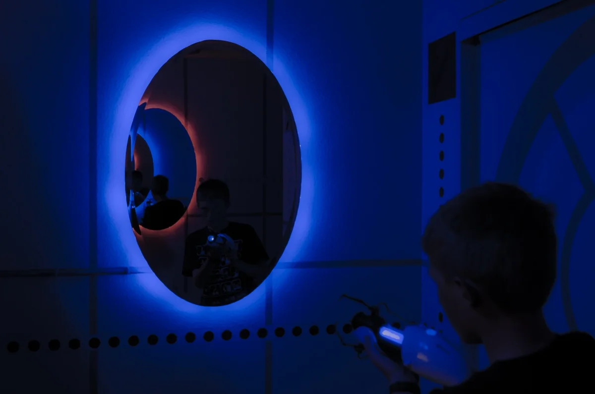 Отец превратил комнату сына в лабораторию Aperture Science из Portal - фото 2