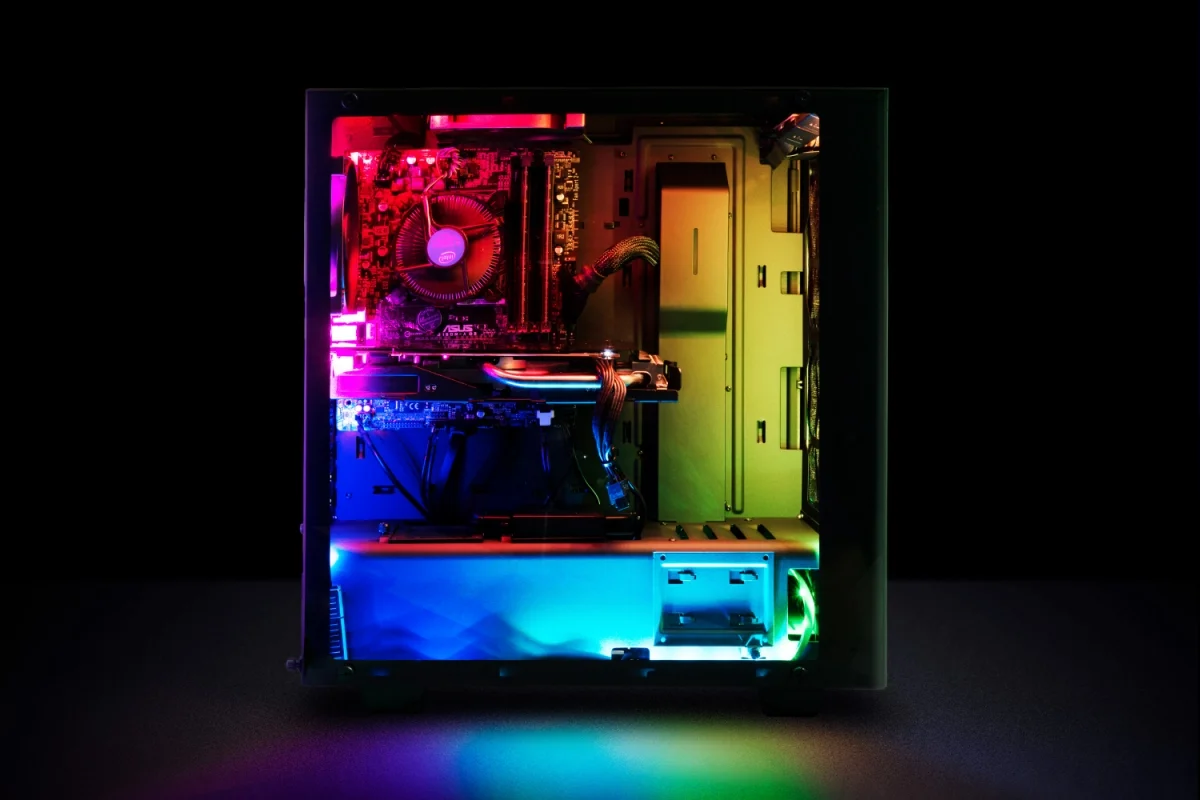 Razer представила систему подсветки для компьютера Chroma HDK - фото 1