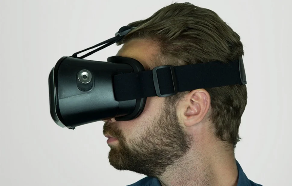 Шлем Goji Universal VR Headset совместим со смартфонами на базе iOS и Android - фото 1