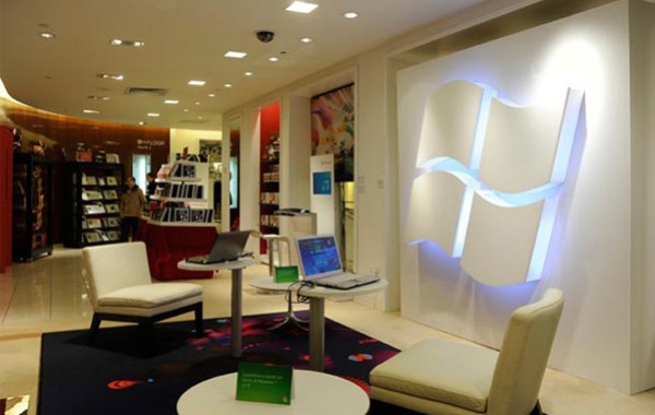 Фанаты Apple решили испортить рекламу Microsoft - изображение обложка