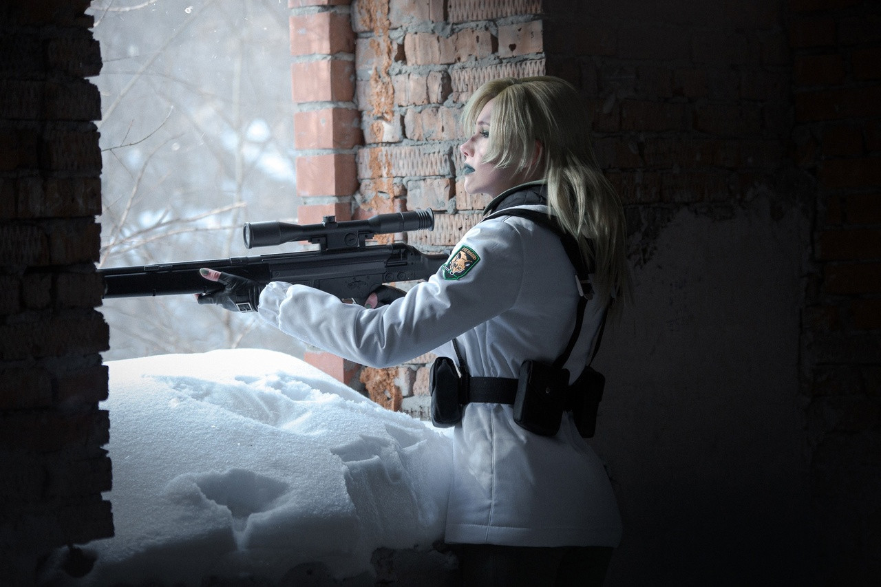 Ольга Хаку показала зимний косплей Снайпер Вульф из Metal Gear Solid - изображение обложка