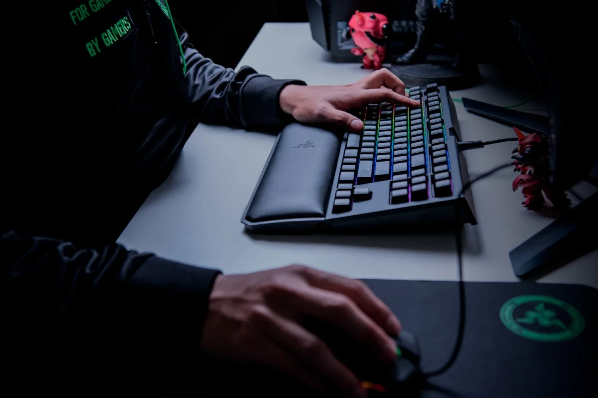 Razer выпустила клавиатуру BlackWidow Tournament Edition Chroma V2 - фото 1
