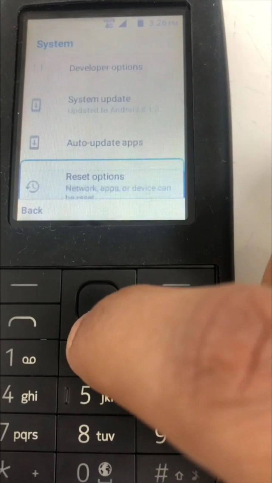 Опубликовано видео, демонстрирующее работу кнопочного телефона с Android - фото 1