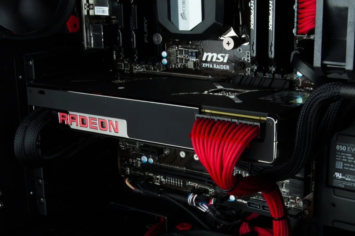 AMD представила видеокарту Radeon Pro Duo - фото 2